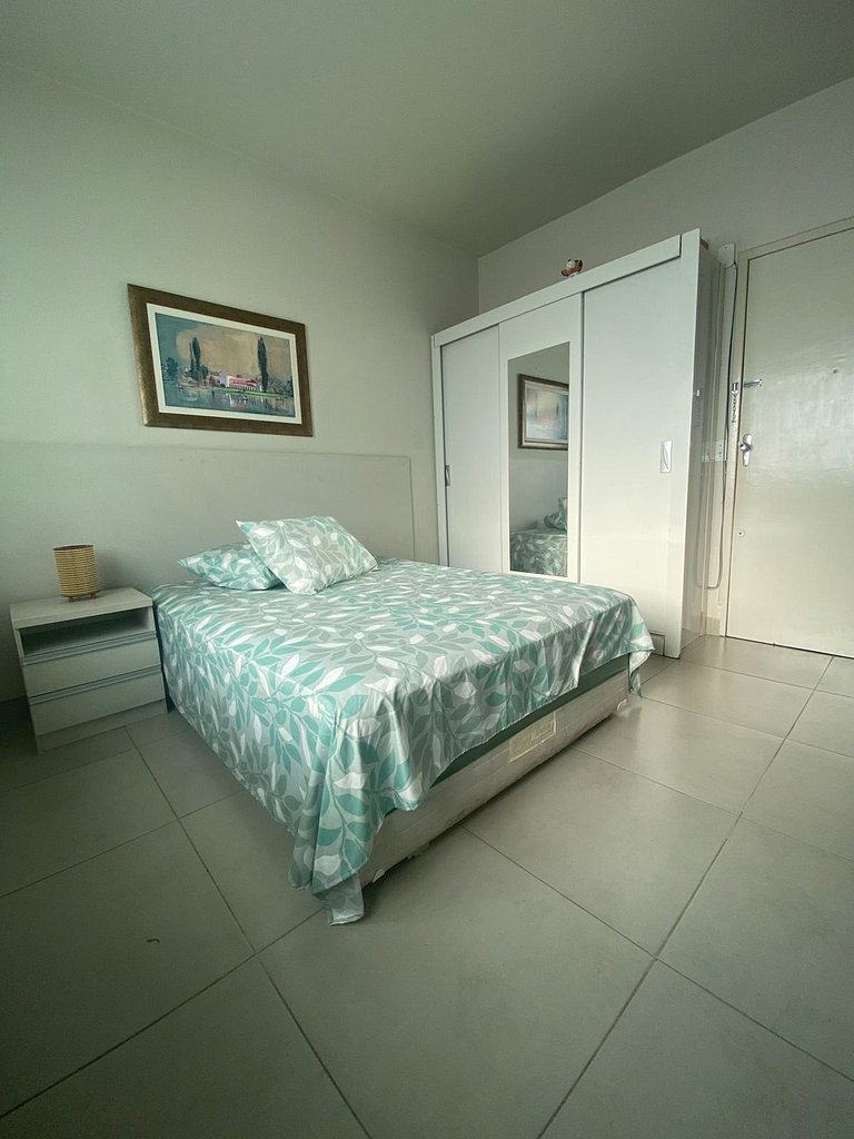 Studio em São Lourenço: Cozinha Completa, Ar, Wifi