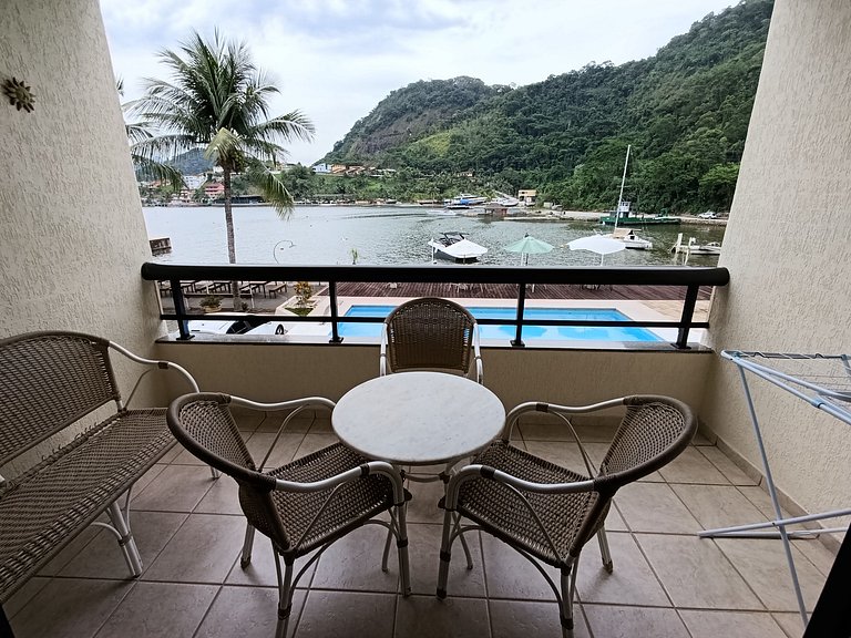 Lindo AP Vista Mar 3qts piscina deck em Angra
