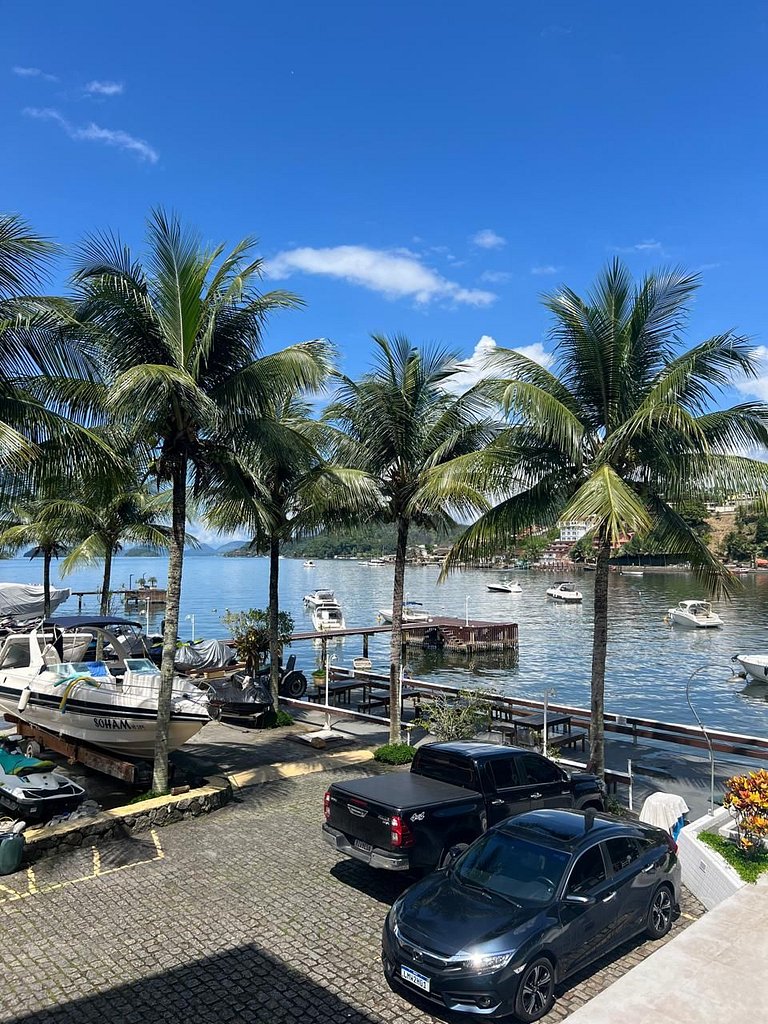 Lindo AP Vista Mar 3qts piscina deck em Angra