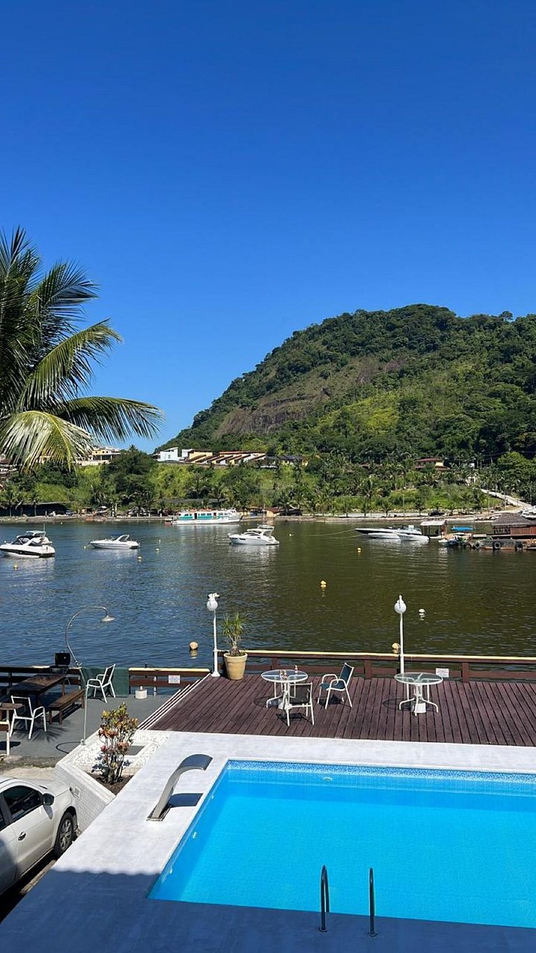 Lindo AP Vista Mar 3qts piscina deck em Angra