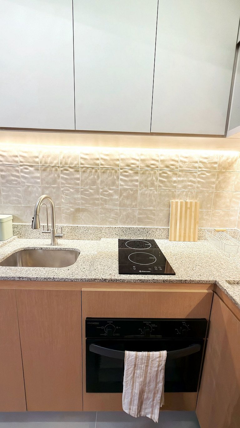 Sophisticated Apt in the Heart of Ipanema