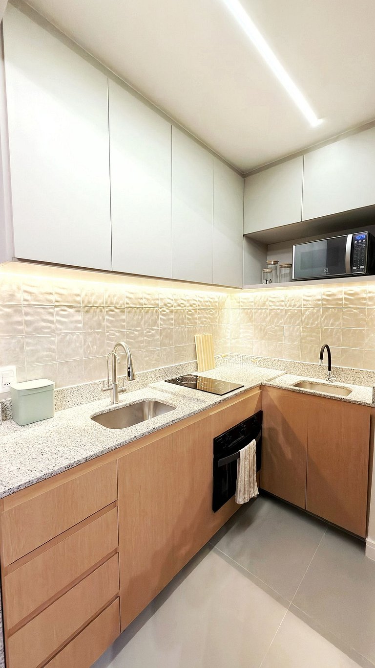 Sophisticated Apt in the Heart of Ipanema