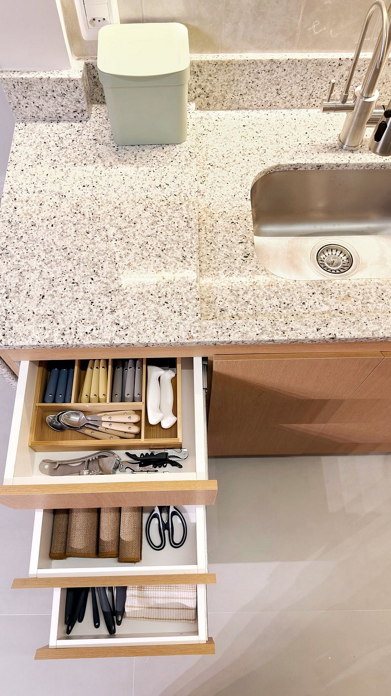 Sophisticated Apt in the Heart of Ipanema