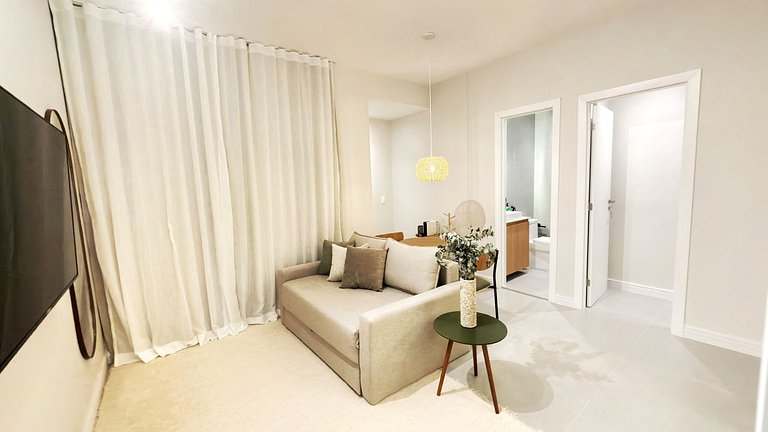 Sophisticated Apt in the Heart of Ipanema