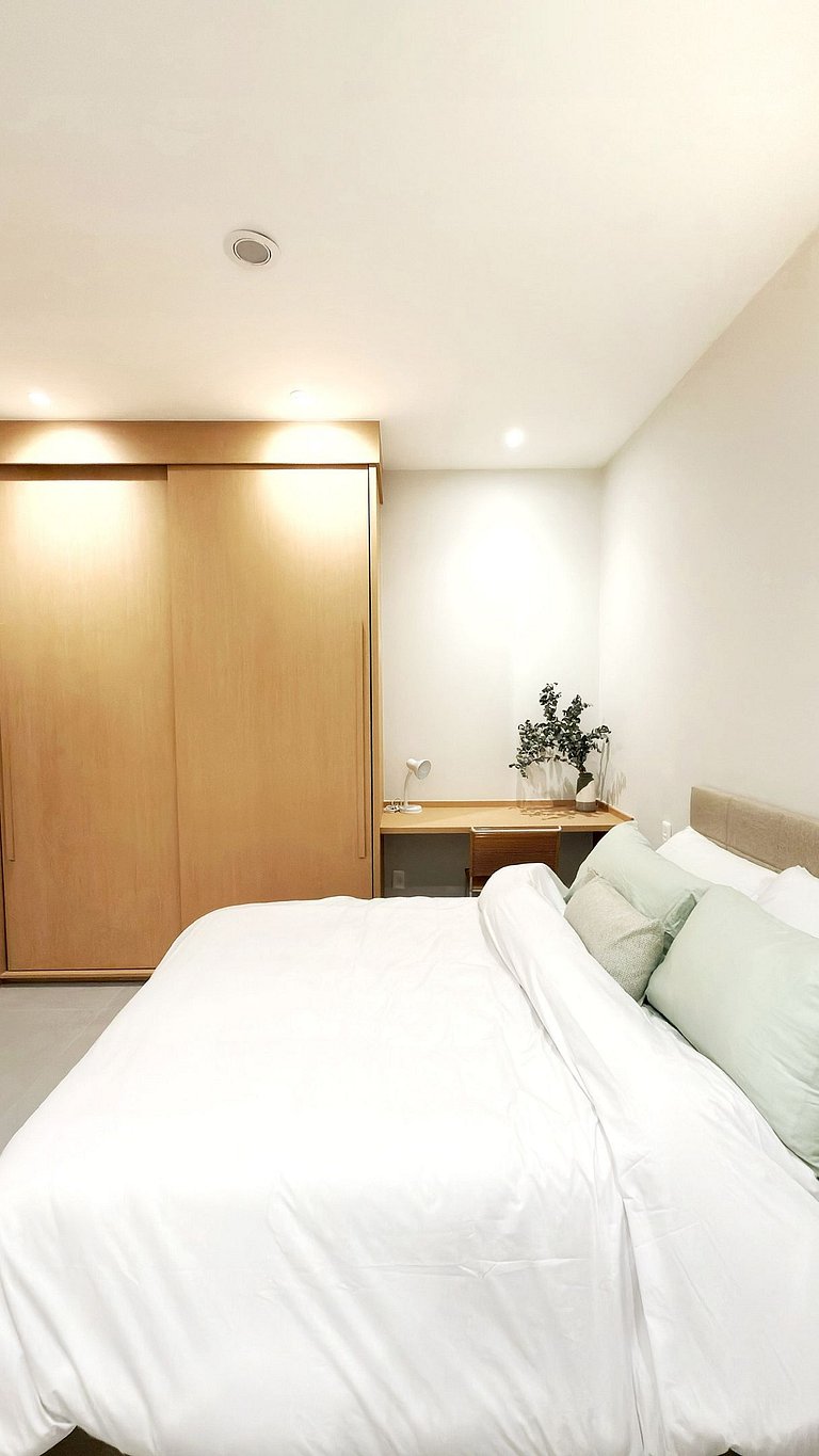 Sophisticated Apt in the Heart of Ipanema