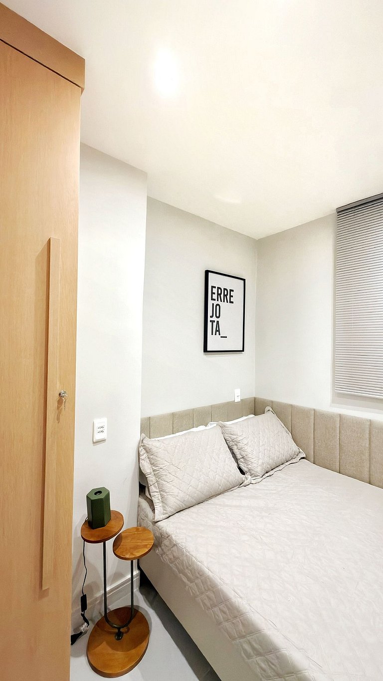 Sophisticated Apt in the Heart of Ipanema