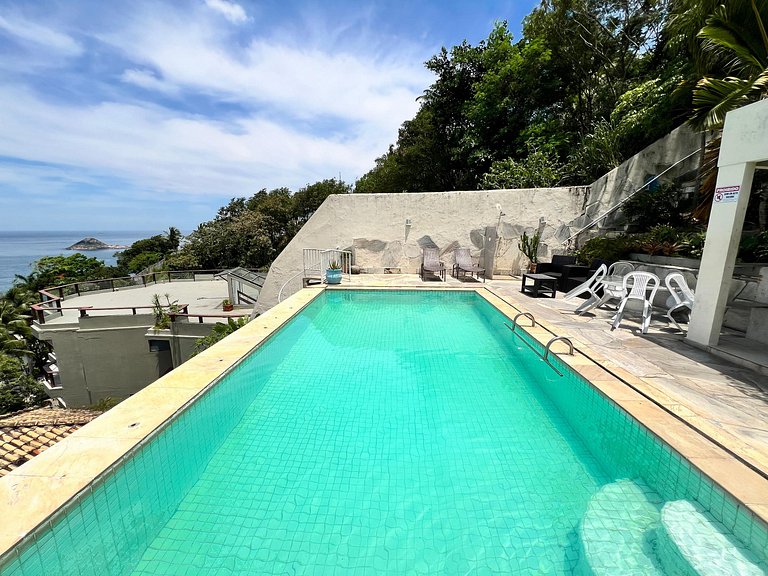 Mansão no Joá: 5 suítes, mar, lazer completo