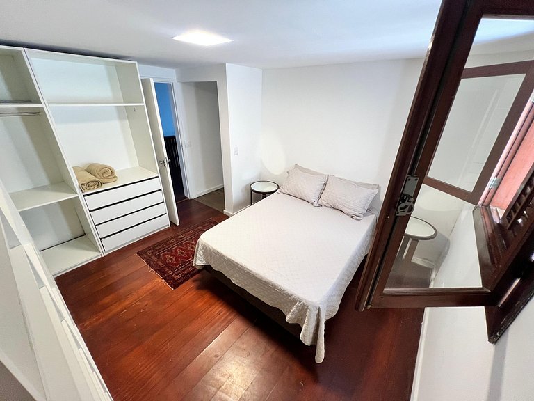 Mansão no Joá: 5 suítes, mar, lazer completo