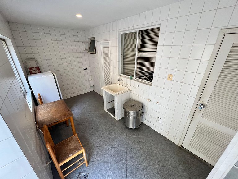 Mansão no Joá: 5 suítes, mar, lazer completo